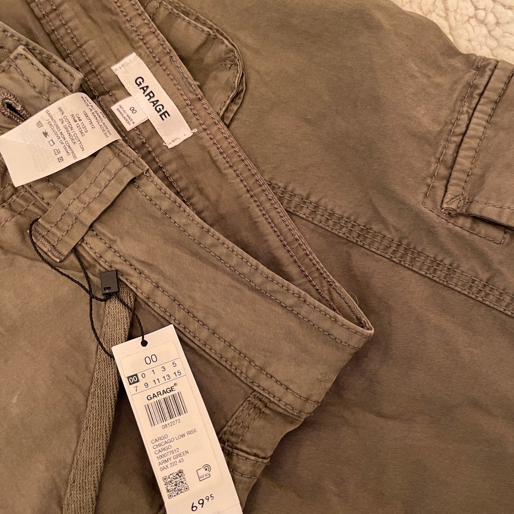 GARAGE. dark green. Flare baggy pants. Size 00.